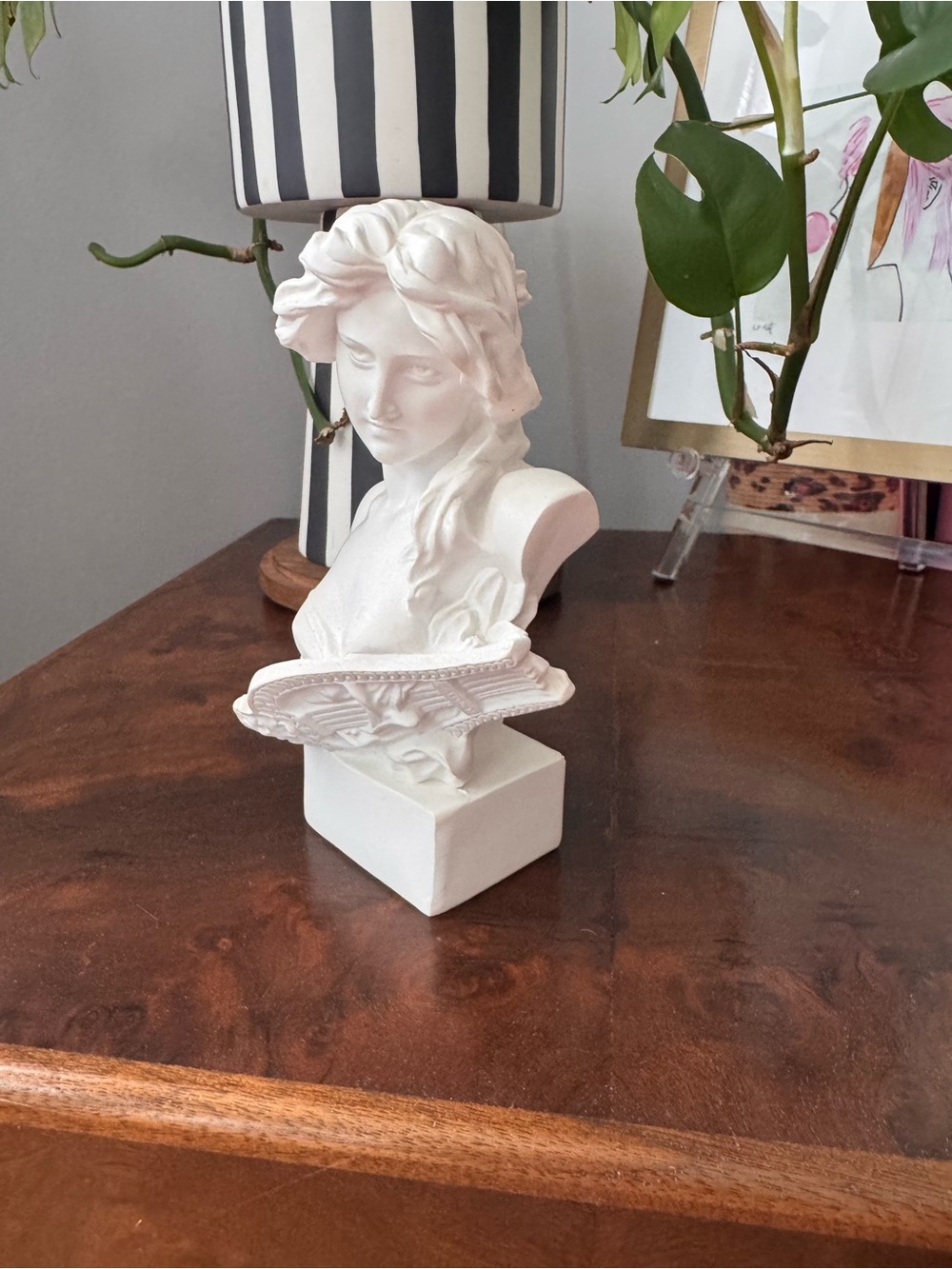 Greek goddess bust sculpture - Picture 2 of 9